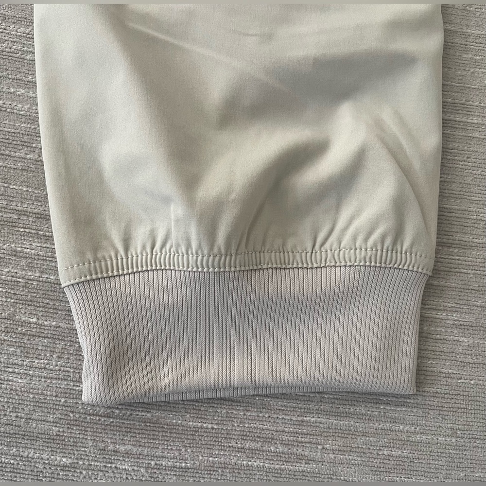 Kyodan Featherweight Collection Ultra-Legger Cream Capri Jogger Size L NWT - Picture 10 of 15